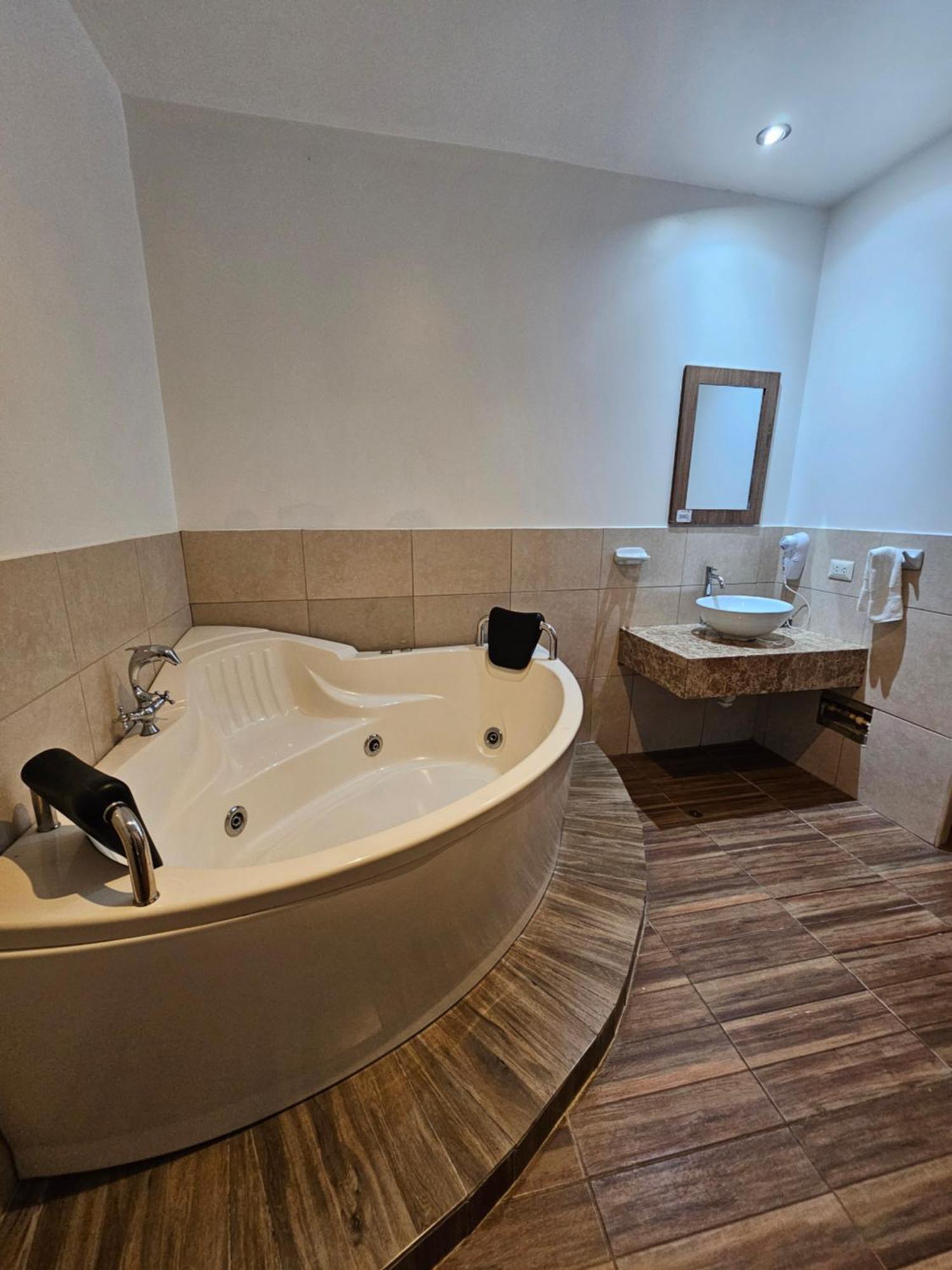 Hotel La Colina Cerro Prieto Kültér fotó